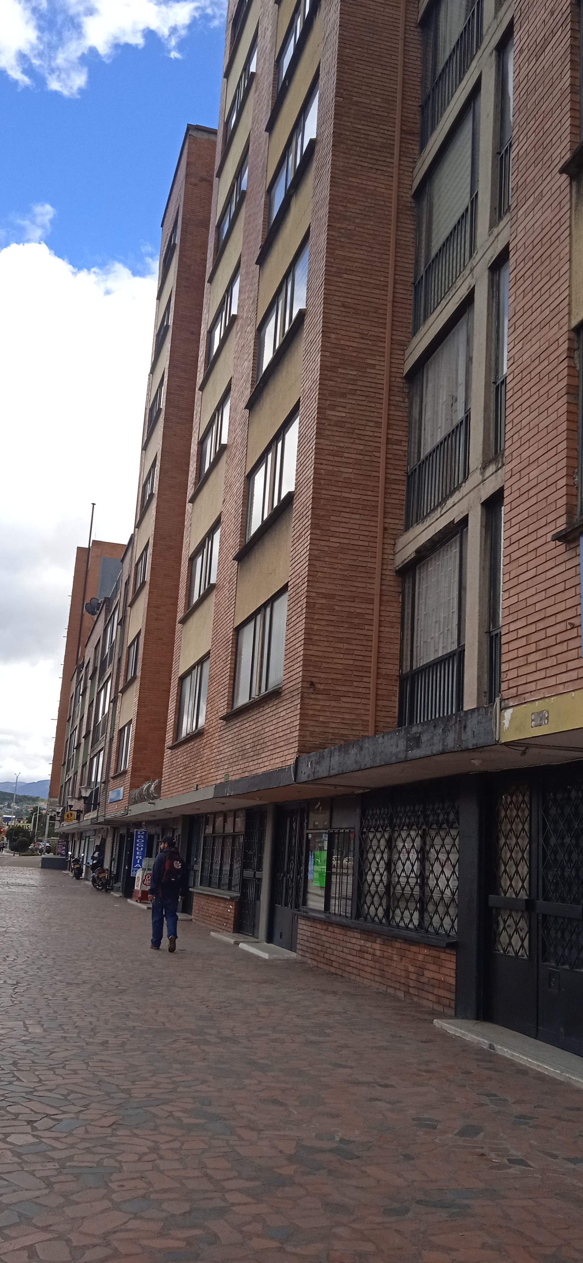 Apartamento en venta en Ciudad Berna, Bogotá · foto 4 de 17