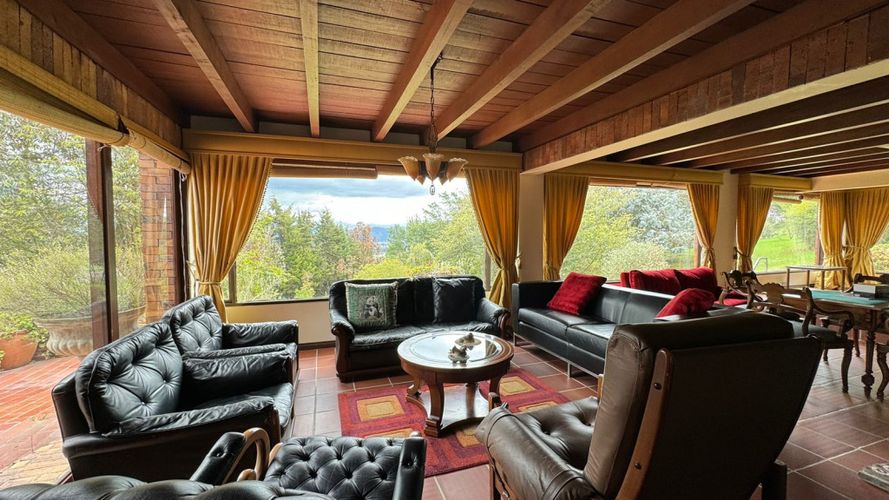 Casa de 3 alcobas en venta en Altos De Yerbabuena, Chía, 435 m² · foto 3 de 24