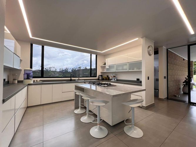 Casa de 4 alcobas en arriendo en Guarne, 650 m² · foto 5 de 18
