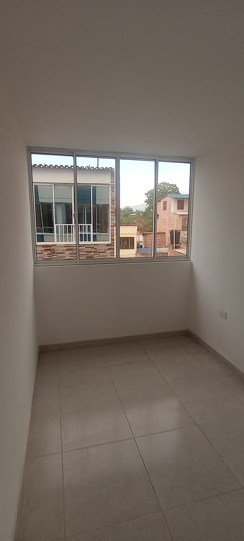 Apartamento de 2 alcobas en venta en Cedro, Girón, 54 m² · foto 4 de 17