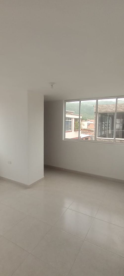 Apartamento de 2 alcobas en venta en Cedro, Girón, 54 m² · foto 6 de 17