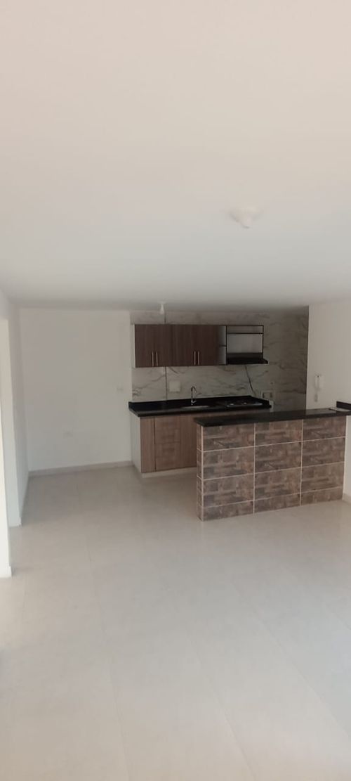 Apartamento de 2 alcobas en venta en Cedro, Girón, 54 m² · foto 11 de 17