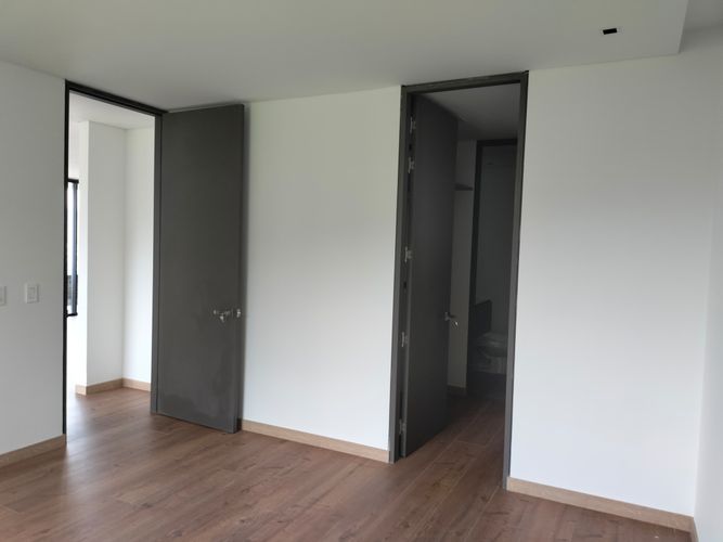 Apartamento de 3 alcobas en venta en El Poblado, Medellín, 140 m² · foto 8 de 19