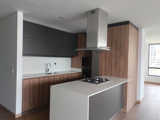 Apartamento de 3 alcobas en venta en El Poblado, Medellín, 140 m² · foto 5 de 19