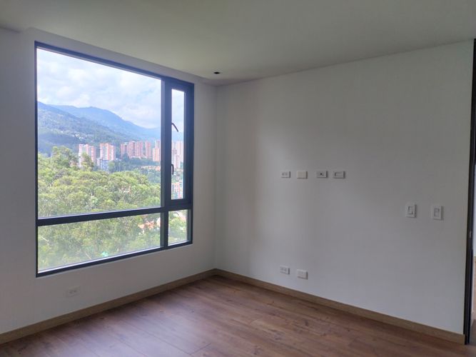 Apartamento de 3 alcobas en venta en El Poblado, Medellín, 140 m² · foto 7 de 19
