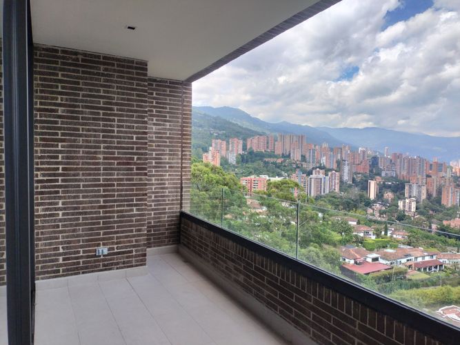 Apartamento de 3 alcobas en venta en El Poblado, Medellín, 140 m² · foto 17 de 19