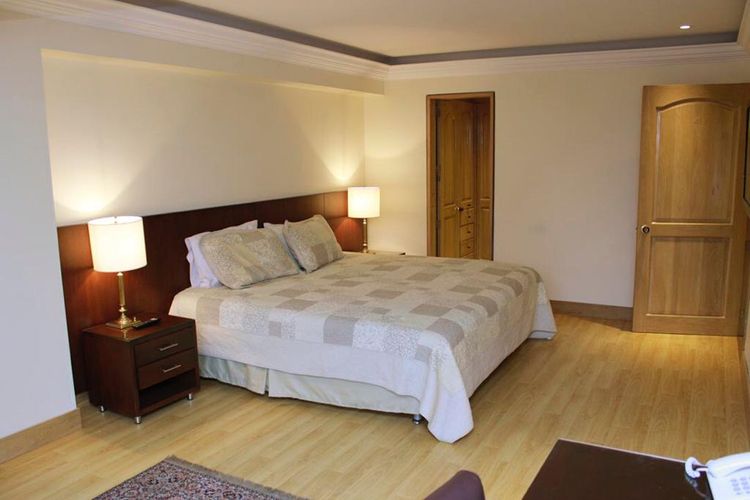 Apartamento de 2 alcobas en venta en La Carolina, Bogotá, 117 m² · foto 8 de 12