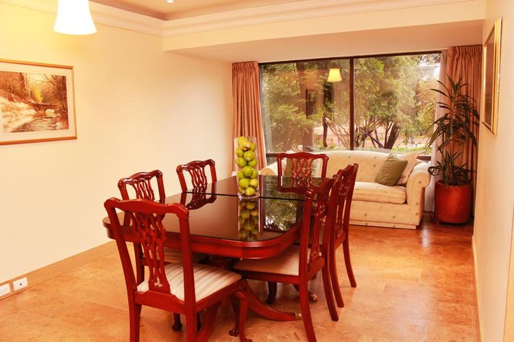 Apartamento de 2 alcobas en venta en La Carolina, Bogotá, 117 m² · foto 2 de 12