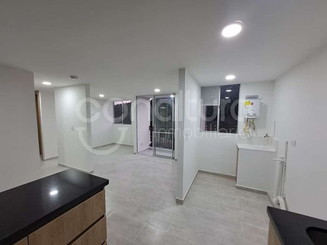 Apartamento de 3 alcobas en venta en Urbanizacion Palmar De Serramonte, Bello, 55 m² · foto 3 de 14