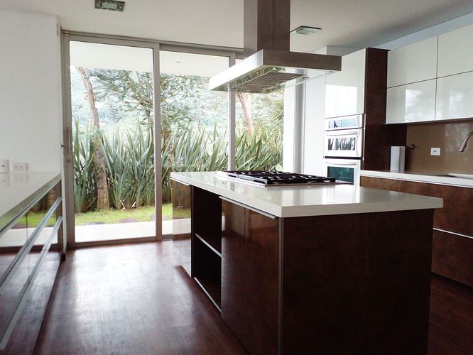 Casa de 5 alcobas en venta en Loma Del Chocho, Envigado, 540 m² · foto 6 de 20