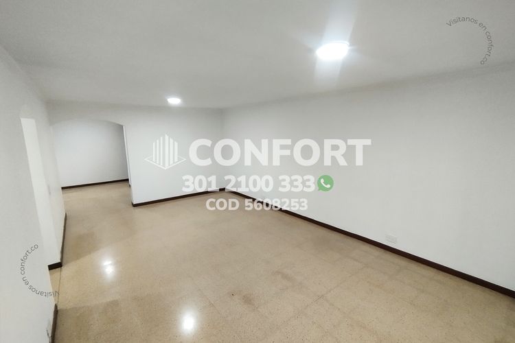 Apartamento de 3 alcobas en arriendo en Conquistadores, Medellín, 131 m² · foto 2 de 24
