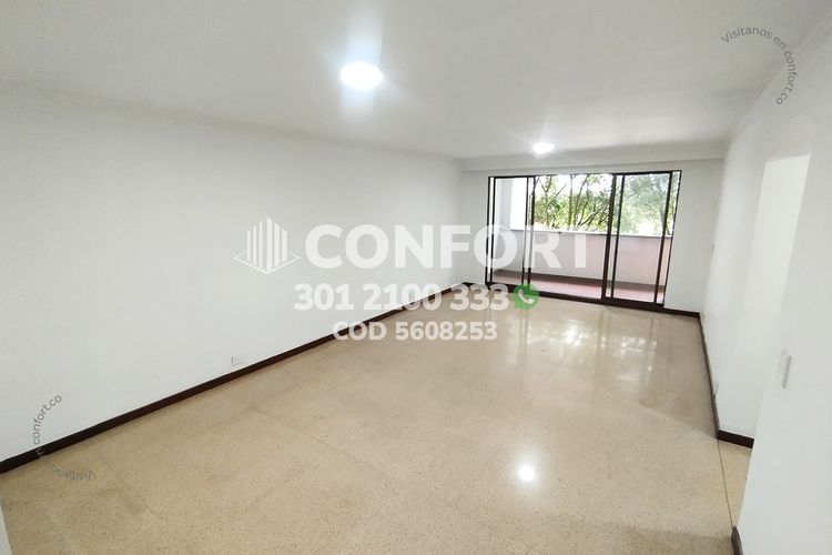 Apartamento de 3 alcobas en arriendo en Conquistadores, Medellín, 131 m² · foto 3 de 24