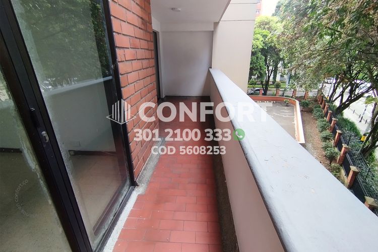 Apartamento de 3 alcobas en arriendo en Conquistadores, Medellín, 131 m² · foto 5 de 24