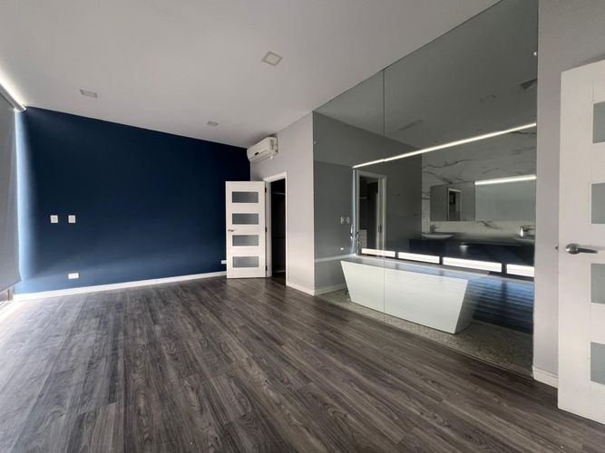 Apartamento de 4 alcobas en arriendo en El Castillo, Medellín, 310 m² · foto 9 de 18