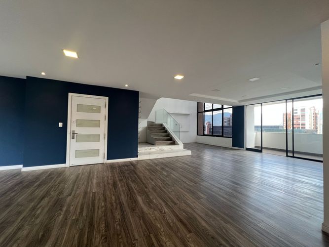 Apartamento de 4 alcobas en arriendo en El Castillo, Medellín, 310 m² · foto 12 de 18