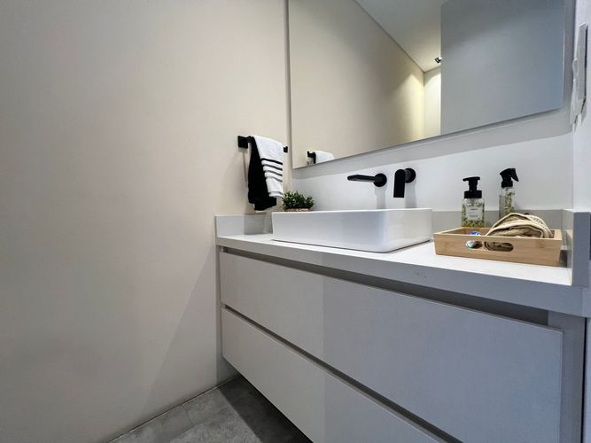 Apartamento de 3 alcobas en venta en El Castillo, Medellín, 230 m² · foto 17 de 19