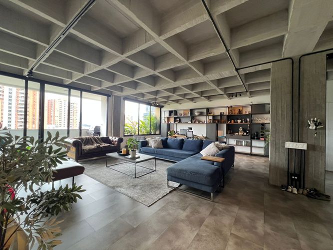 Apartamento de 3 alcobas en venta en El Castillo, Medellín, 230 m² · foto 3 de 19