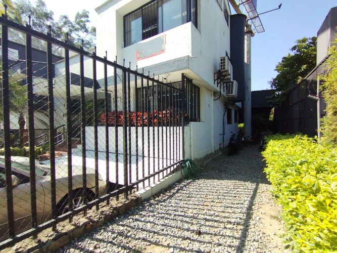 Casa de 7 alcobas en arriendo en Las Lomas, Medellín, 420 m² · foto 4 de 24