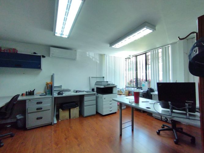 Casa de 7 alcobas en arriendo en Las Lomas, Medellín, 420 m² · foto 6 de 24