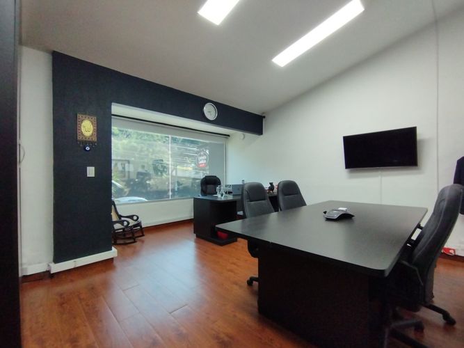 Casa de 7 alcobas en arriendo en Las Lomas, Medellín, 420 m² · foto 13 de 24