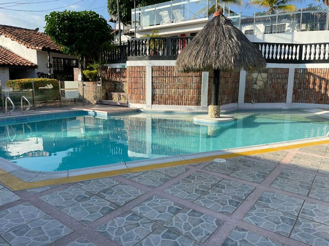 Casa de 3 alcobas en venta en Girardot, Girardot, 147 m² · foto 2 de 16