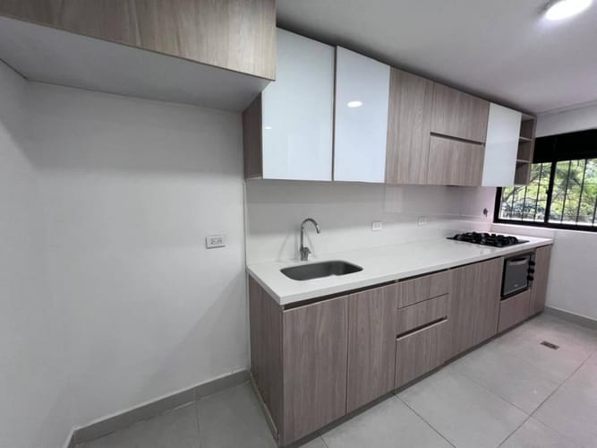 Apartamento de 3 alcobas en arriendo en Manila, Medellín, 96 m² · foto 2 de 16