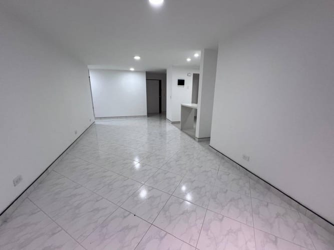Apartamento de 3 alcobas en arriendo en Manila, Medellín, 96 m² · foto 6 de 16