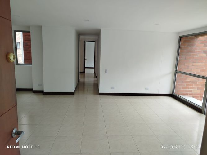 Apartamento de 3 alcobas en venta en Caminos De La Romeria, Sabaneta, 102 m² · foto 2 de 24