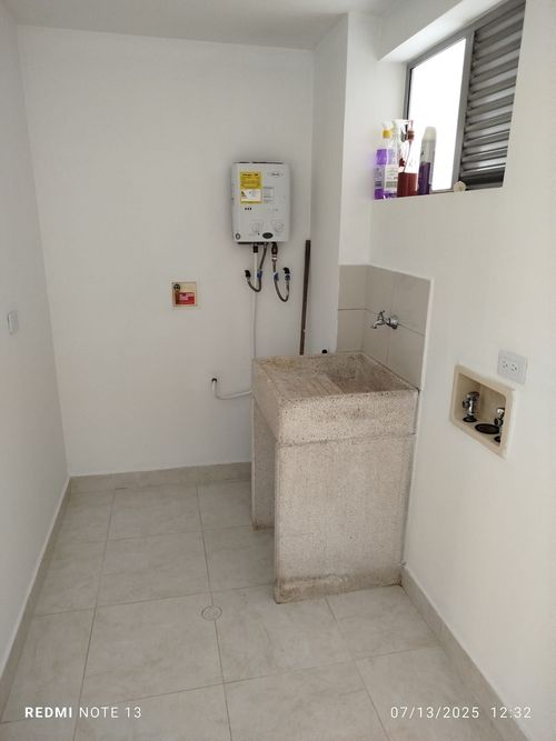 Apartamento de 3 alcobas en venta en Caminos De La Romeria, Sabaneta, 102 m² · foto 4 de 24