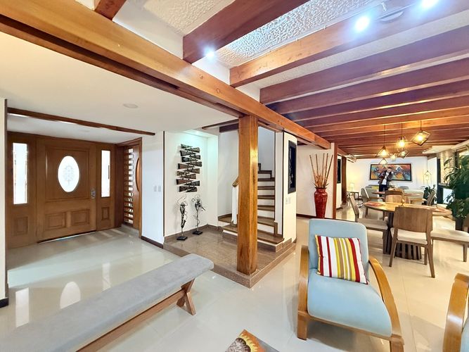 Casa de 4 alcobas en venta en Cedritos, Bogotá, 270 m² · foto 8 de 24