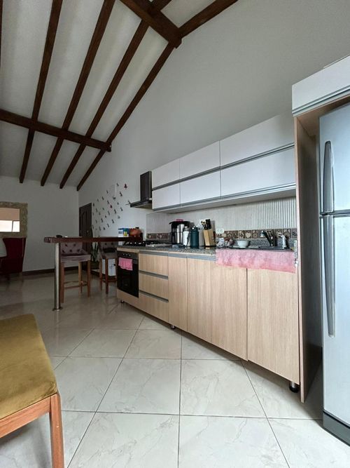 Apartamento de 3 alcobas en venta en Centro, Rionegro, 94 m² · foto 2 de 13