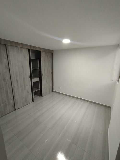 Apartamento de 2 alcobas en venta en Las Lomitas, Sabaneta, 65 m² · foto 10 de 11