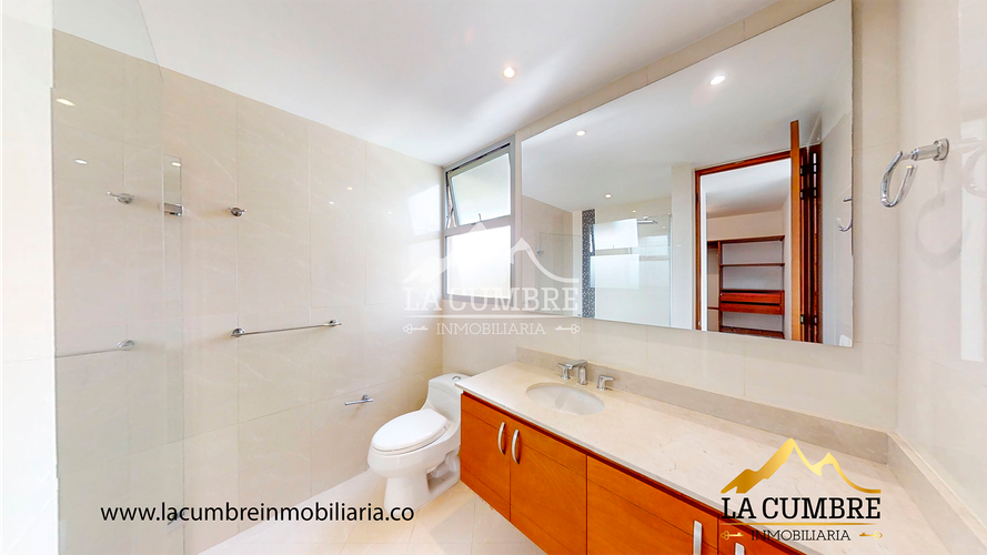 Apartamento de 3 alcobas en arriendo en El Poblado, Medellín, 175 m² · foto 15 de 16