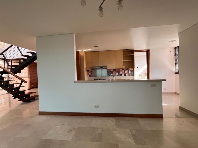 Apartamento de 3 alcobas en arriendo en El Poblado, Medellín, 207 m² · foto 9 de 18