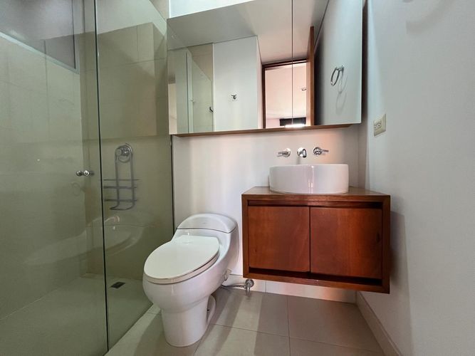 Apartamento de 3 alcobas en arriendo en El Poblado, Medellín, 207 m² · foto 17 de 18
