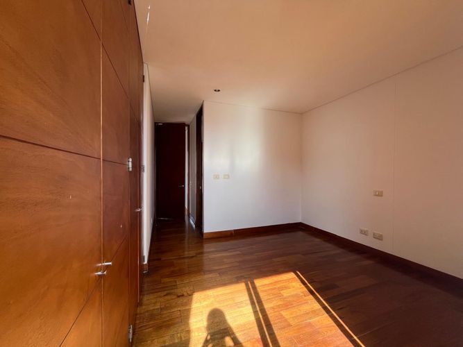 Apartamento de 3 alcobas en arriendo en El Poblado, Medellín, 207 m² · foto 16 de 18