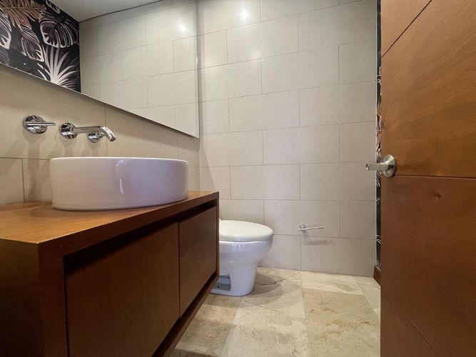 Apartamento de 3 alcobas en arriendo en El Poblado, Medellín, 207 m² · foto 18 de 18