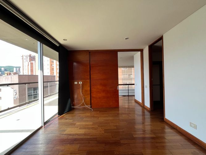 Apartamento de 3 alcobas en arriendo en El Poblado, Medellín, 207 m² · foto 11 de 18