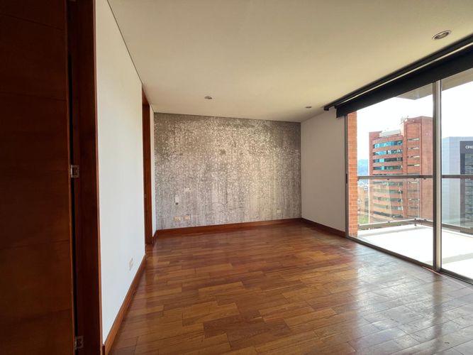 Apartamento de 3 alcobas en arriendo en El Poblado, Medellín, 207 m² · foto 10 de 18