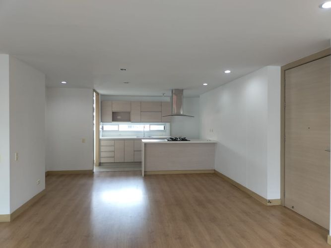 Apartamento de 3 alcobas en arriendo en El Poblado, Medellín, 114 m² · foto 4 de 19