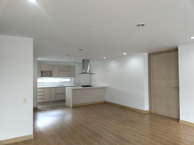 Apartamento de 3 alcobas en arriendo en El Poblado, Medellín, 114 m² · foto 3 de 19