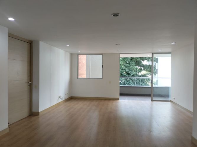 Apartamento de 3 alcobas en arriendo en El Poblado, Medellín, 114 m² · foto 2 de 19
