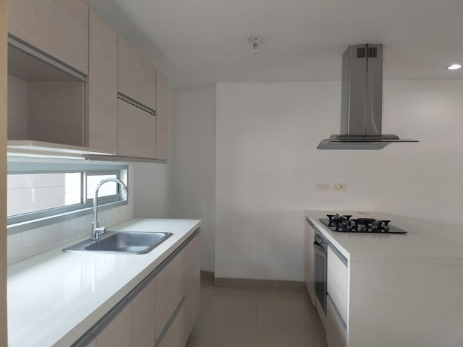 Apartamento de 3 alcobas en arriendo en El Poblado, Medellín, 114 m² · foto 7 de 19