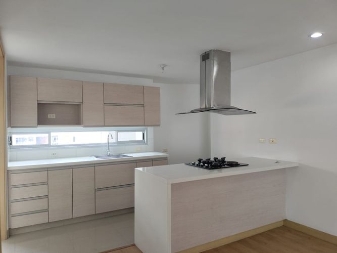 Apartamento de 3 alcobas en arriendo en El Poblado, Medellín, 114 m² · foto 9 de 19