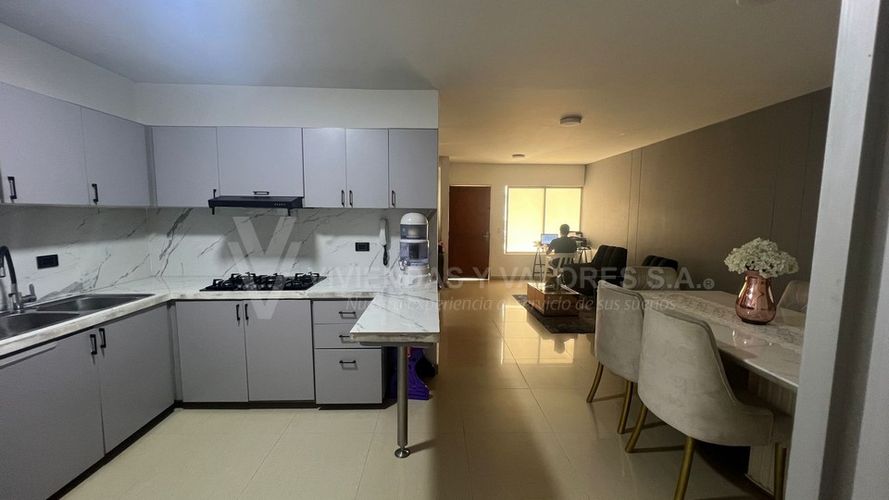 Casa de 3 alcobas en venta en El Ojito, Cúcuta, 90 m² · foto 2 de 14