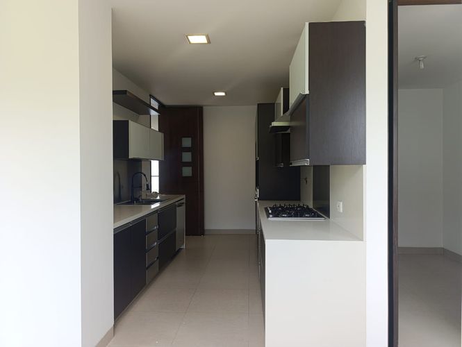 Apartamento de 3 alcobas en venta en El Poblado, Medellín, 236 m² · foto 5 de 18