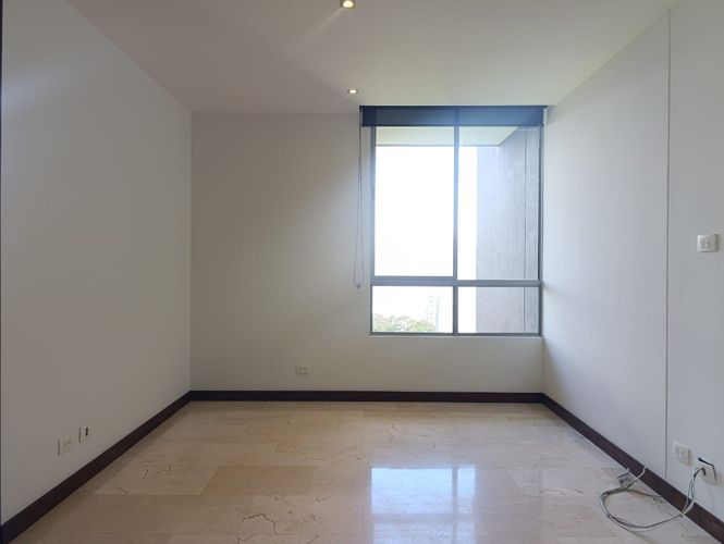 Apartamento de 3 alcobas en venta en El Poblado, Medellín, 236 m² · foto 9 de 18