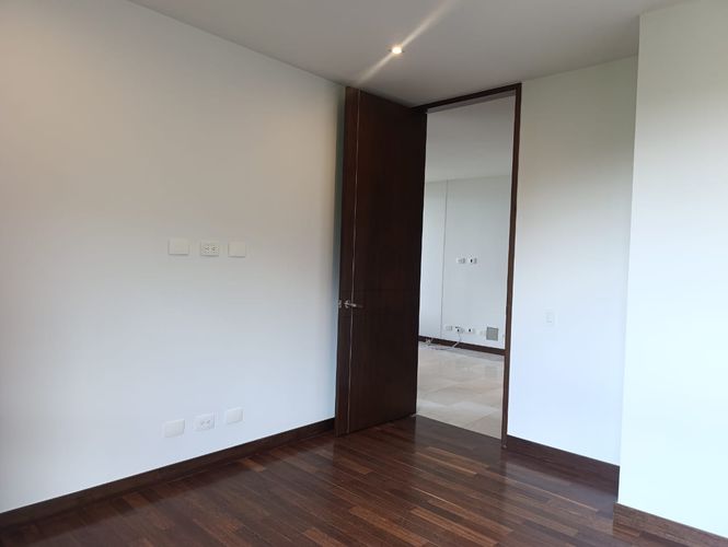 Apartamento de 3 alcobas en venta en El Poblado, Medellín, 236 m² · foto 7 de 18