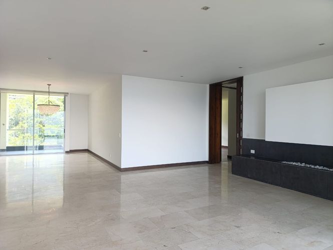 Apartamento de 3 alcobas en venta en El Poblado, Medellín, 236 m² · foto 11 de 18