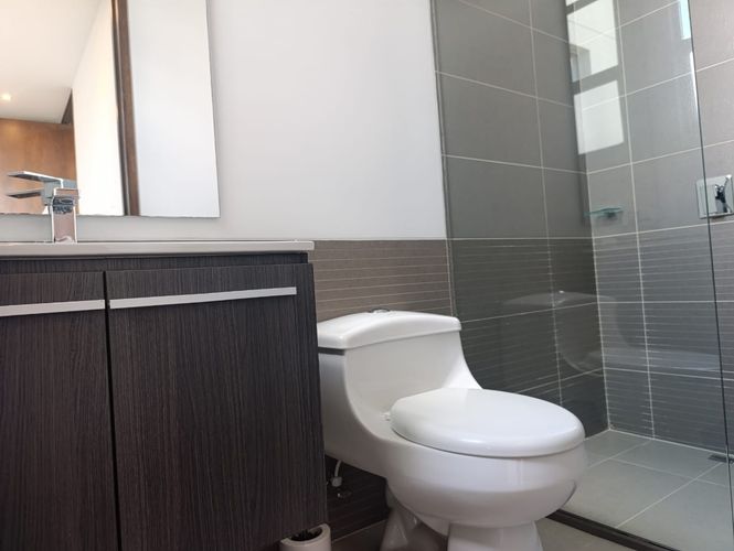 Apartamento de 3 alcobas en venta en El Poblado, Medellín, 236 m² · foto 17 de 18